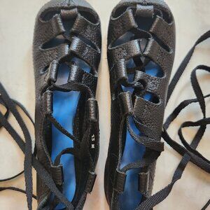 Youth Girls Irish Gillies size 13M
